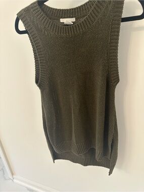 H&M Olive Green Ribbed Sleeveless Knit Top